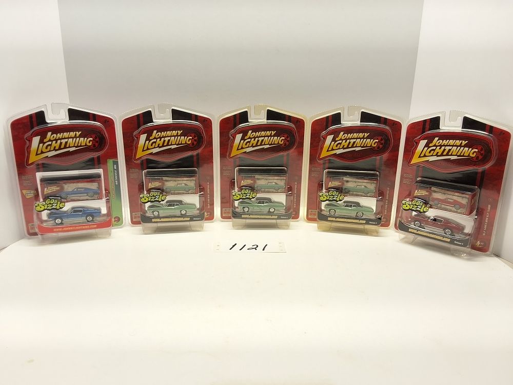 Lot 1121: JOHNNY LIGHTNING- 60'S SIZZLE