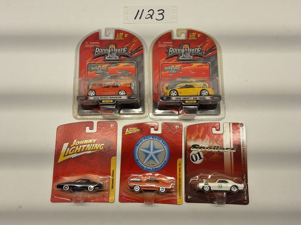 Lot 1123: JOHNNY LIGHTNING