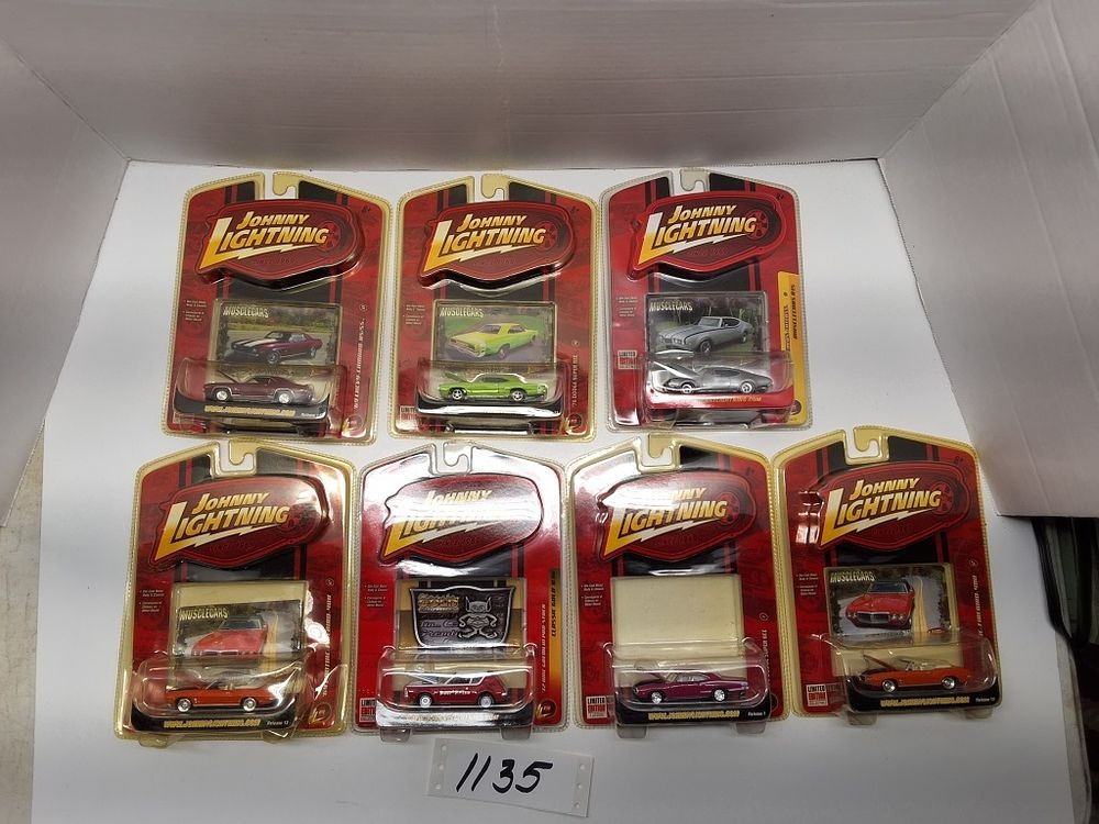 Lot 1135: JOHNNY LIGHTNING-MUSCLE CARS-7 SET