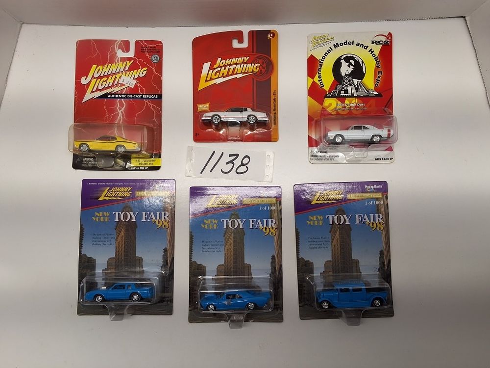 Lot 1138: JOHNNY LIGHTNING