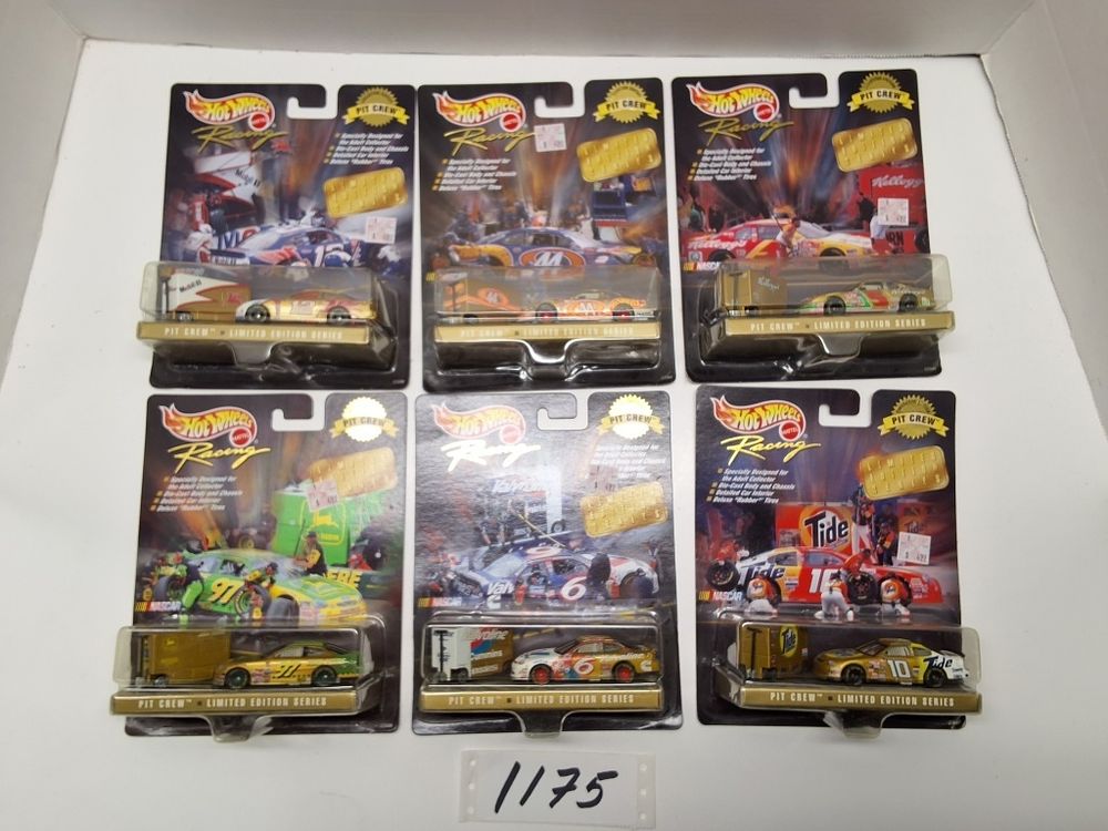 Lot 1175: NASCAR - PIT CREW LIMITED EDITION SERIES