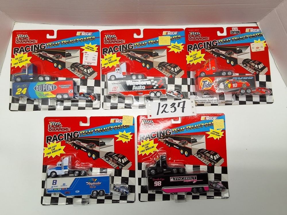 Lot 1237: NASCAR - RACING TEAM TRANSPORTER