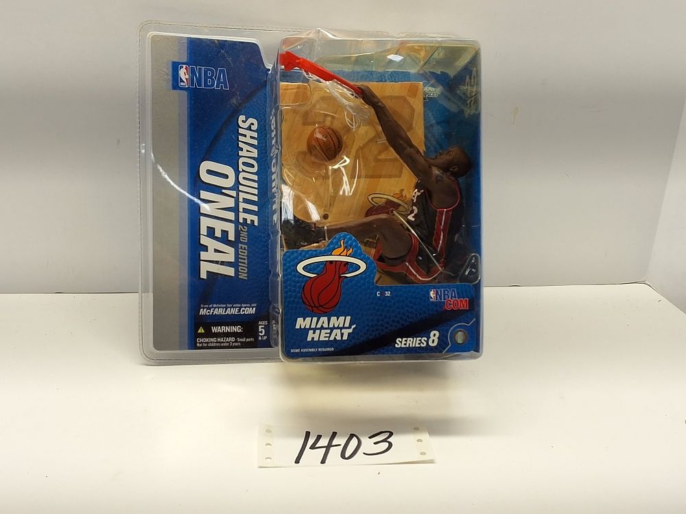 Lot 1403: SPORTS - BASKETBALL - HEAT