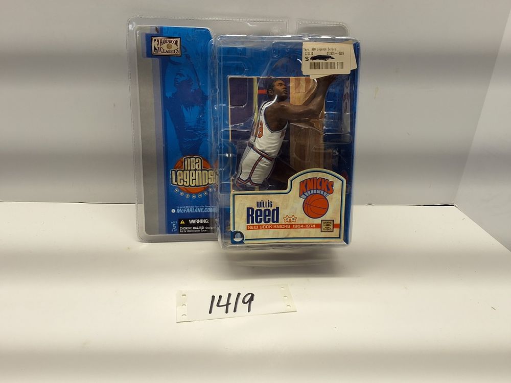Lot 1419: SPORTS - BASKETBALL - KNICKS