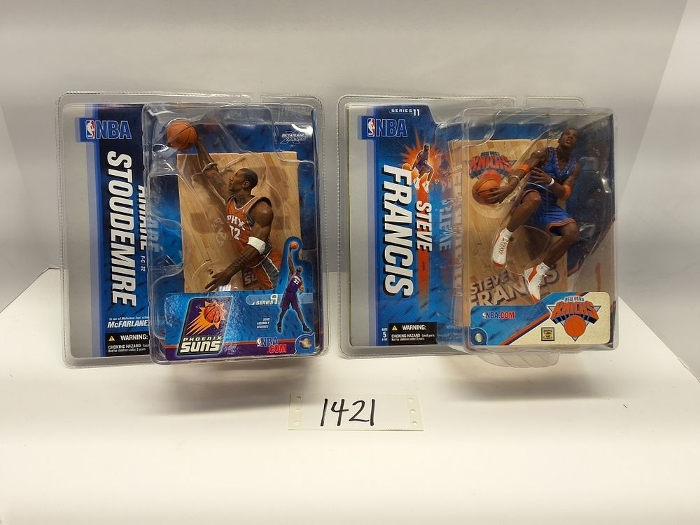 Lot 1421: SPORTS - BASKETBALL - KNICKS & SUNS