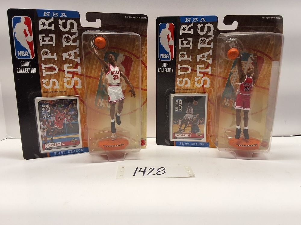 Lot 1428: SPORTS - BASKETBALL - BULLS