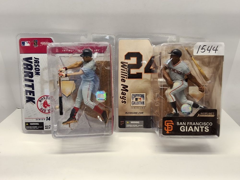 Lot 1544: SPORTS - BASEBALL - RED SOX & GIANTS