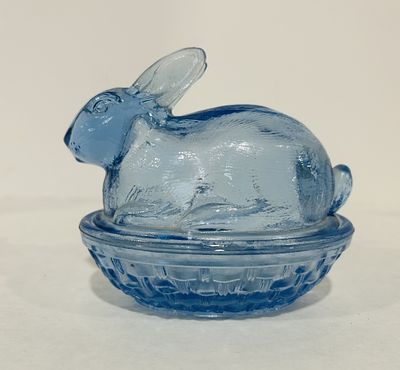 BLUE L.E. SMITH BUNNY ON BASKET. NO CHIPS OR CRACKS