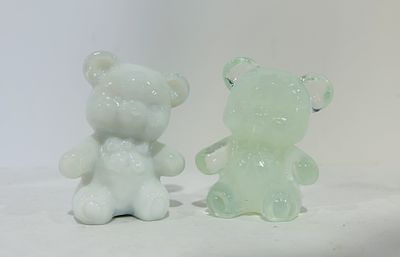BOYD ART GLASS FUZZY THE BEAR. LOT OF 2 BOYD ART GLASS FUZZY THE BEAR FIGURINES NO CHIPS OR CRACKS