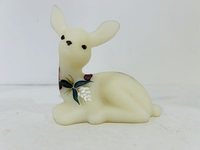 FENTON CUSTARD SATIN LAYING DEER HAND PAINTED. NO CHIPS OR CRACKS
