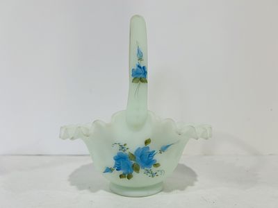 FENTON BLUE ROSES BASKET. FENTON BLUE ROSES ON BLUE SATIN BASKET HAND PAINTED BY TAMMY WATSON