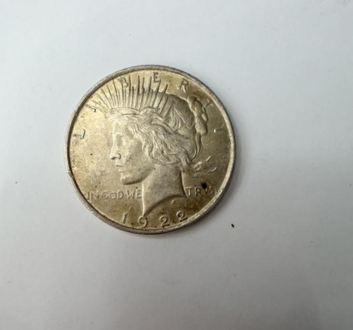 Lot 610: 1922 PEACE DOLLAR