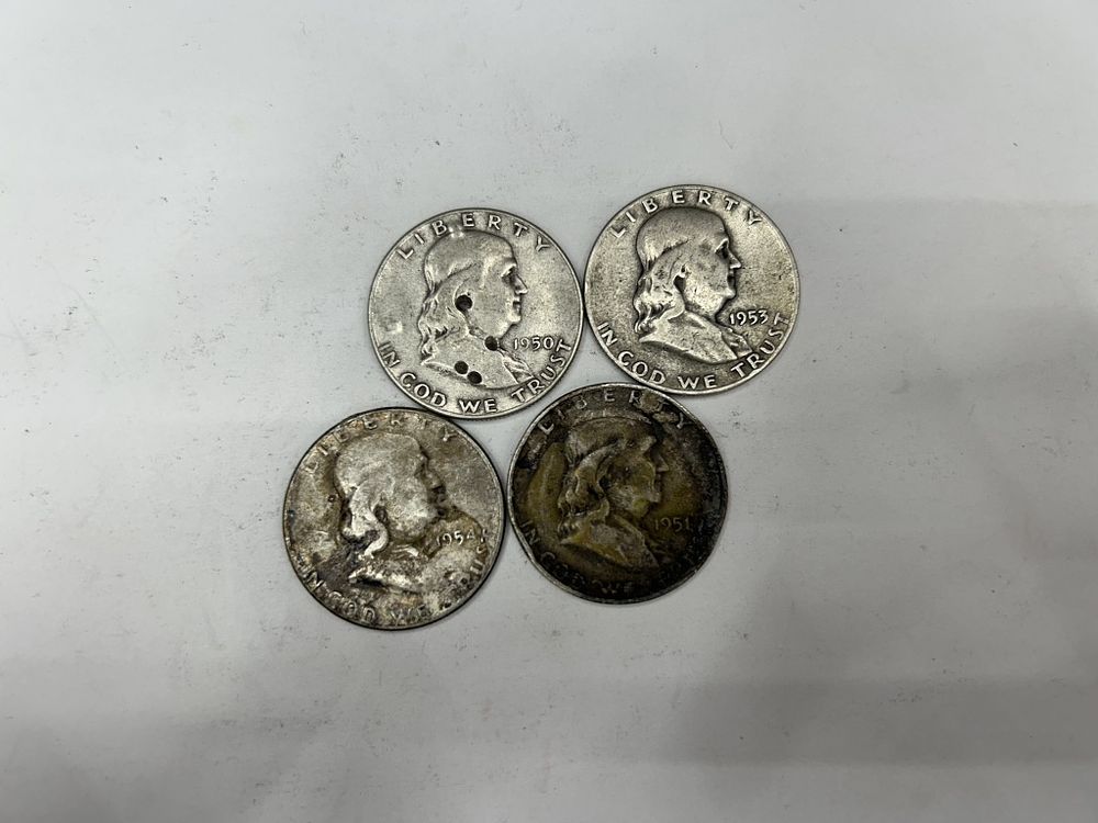 Lot 691: 4 FRANKLIN HALVES