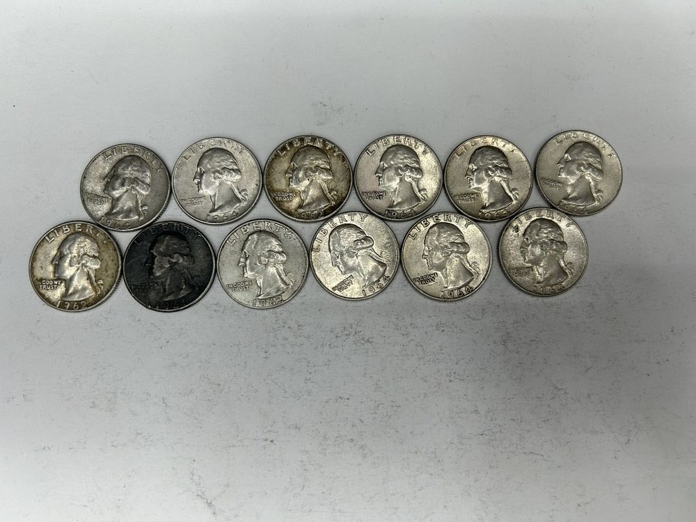 Lot 735: 12 WASHINGTON QUARTERS