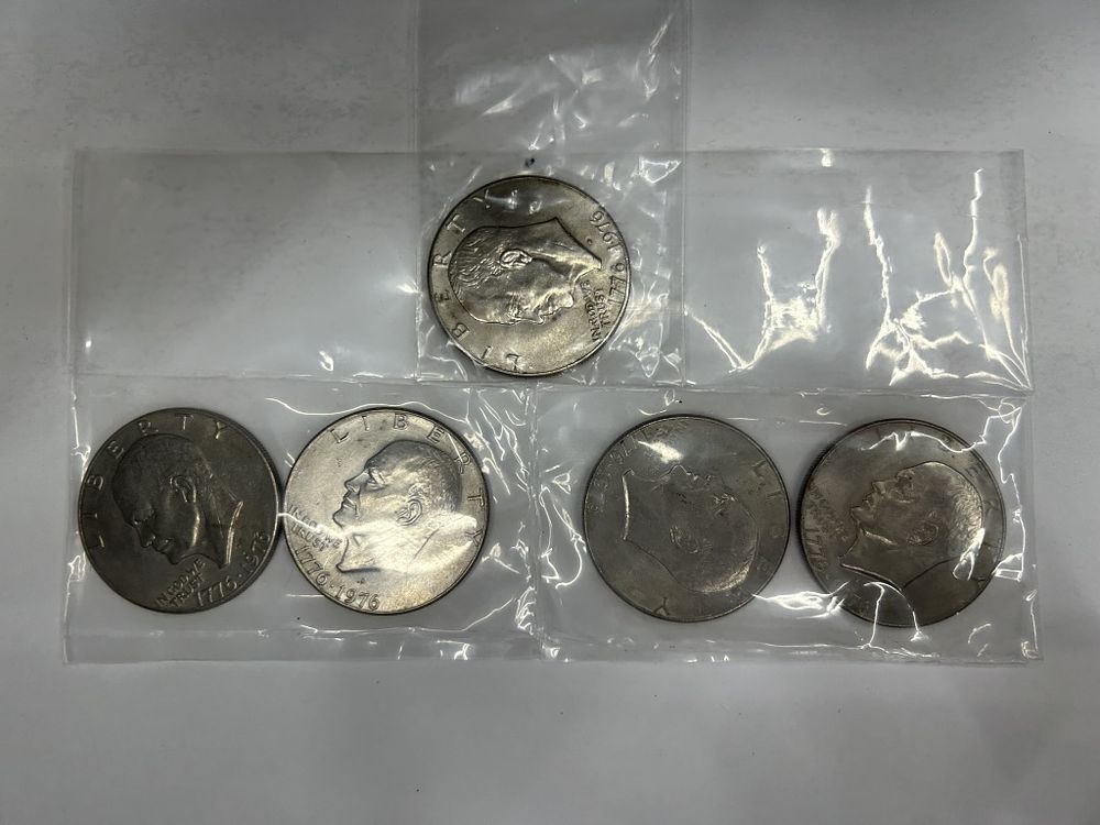 Lot 780: 5 BICENTENNIAL EISENHOWER DOLLARS