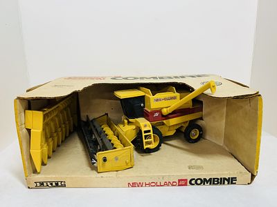 ERTL 1/32 NEW HOLLAND COMBINE SPECIAL EDITION. DIECAST, MODEL #375, STOCK #3237