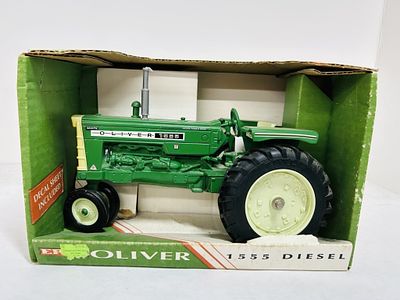 ERTL 1/16 OLIVER 1555 DIESEL NF. DIECAST STOCK #3184