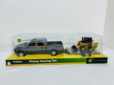ERTL JOHN DEERE PICKUP HAULING SET. MODEL #37510, STOCK #3650001