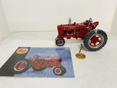 ERTL 1/16 PRECISION SERIES 7 FARMALL M NF. DIECAST, MODEL #4610, STOCK #2155U
