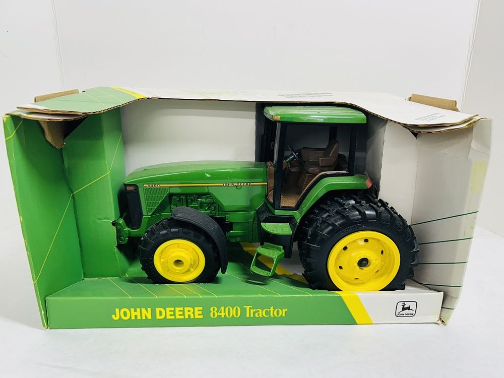 Lot 325: ERTL 1/16 JD 8400 WF