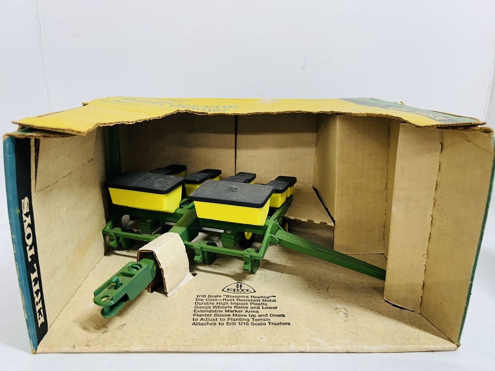 Lot 349: ERTL 1/16 JD CORN PLANTER
