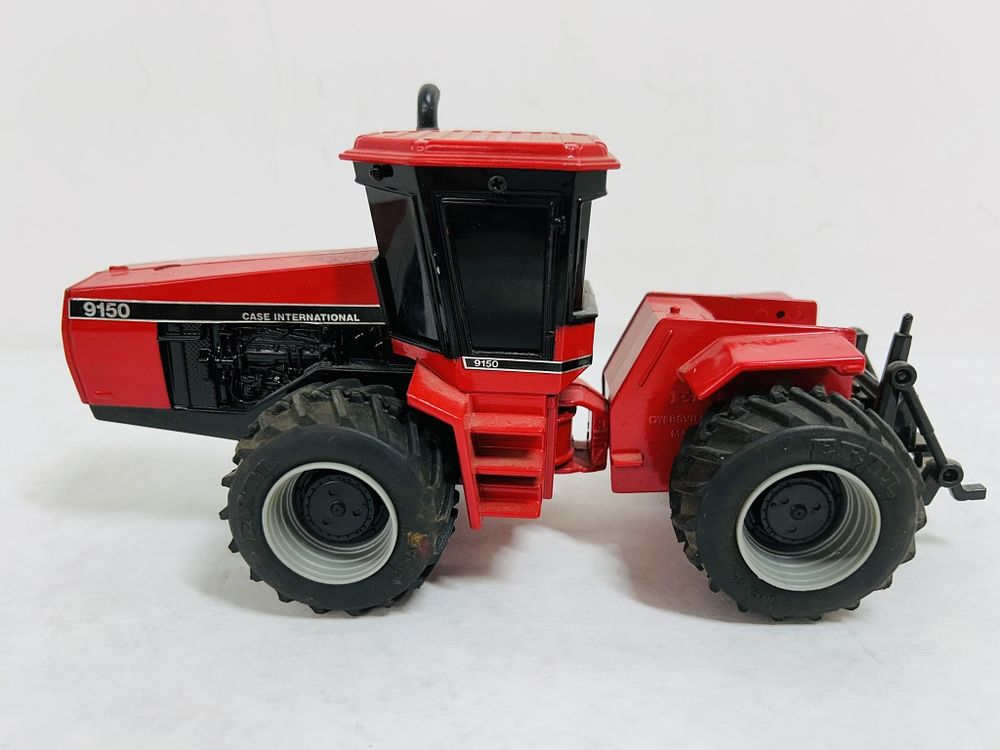 Lot 414: ERTL 1/32 SCALE CASE INTERNATIONAL 9150