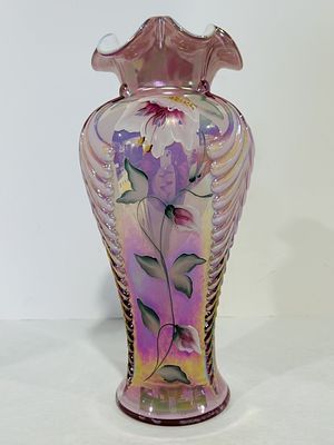 FENTON DUSTY ROSE VASE 1977 MUSEUM COLLECTION. VASE