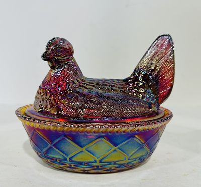 WESTMORLAND RED CARNIVAL GLASS HEN ON NEST. WESTMORLAND X ROSSO