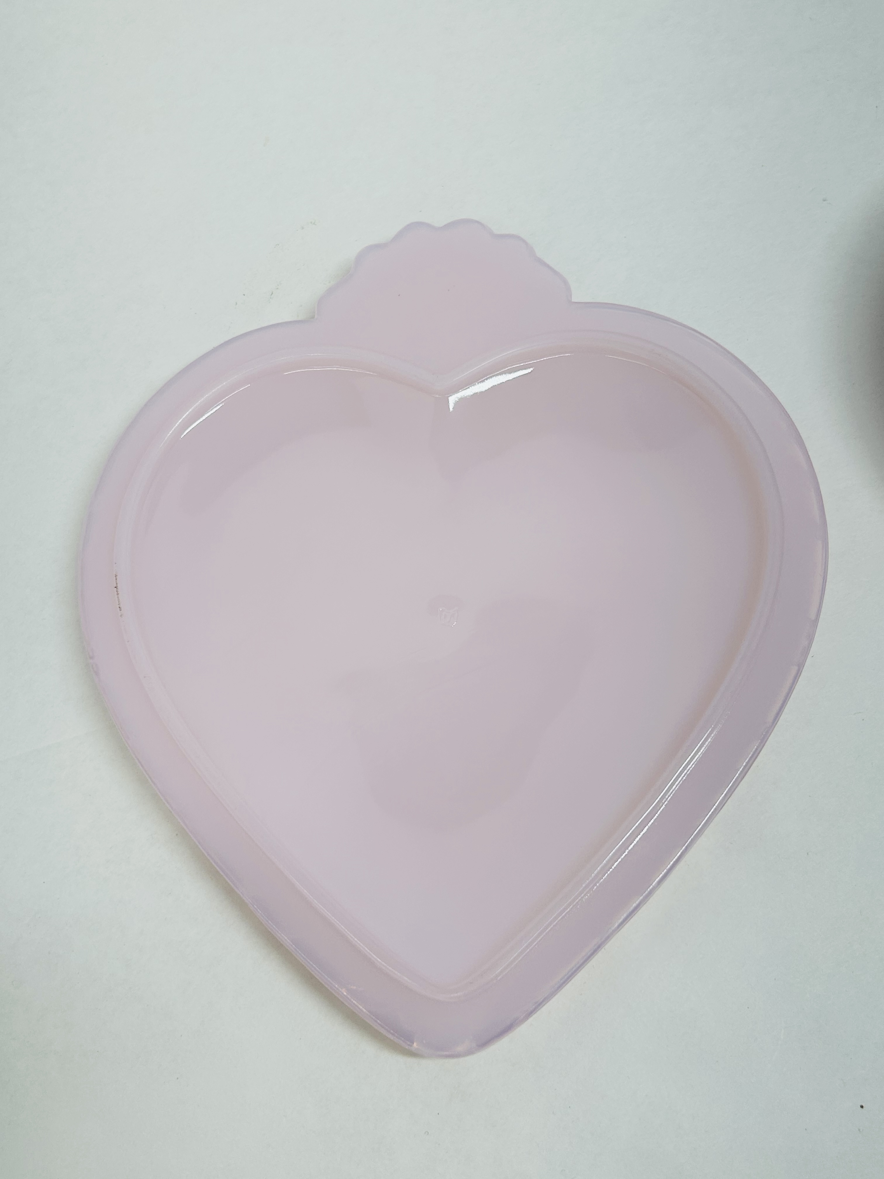 MOSSER PINK TUSCAN GLASS HEART BOX
