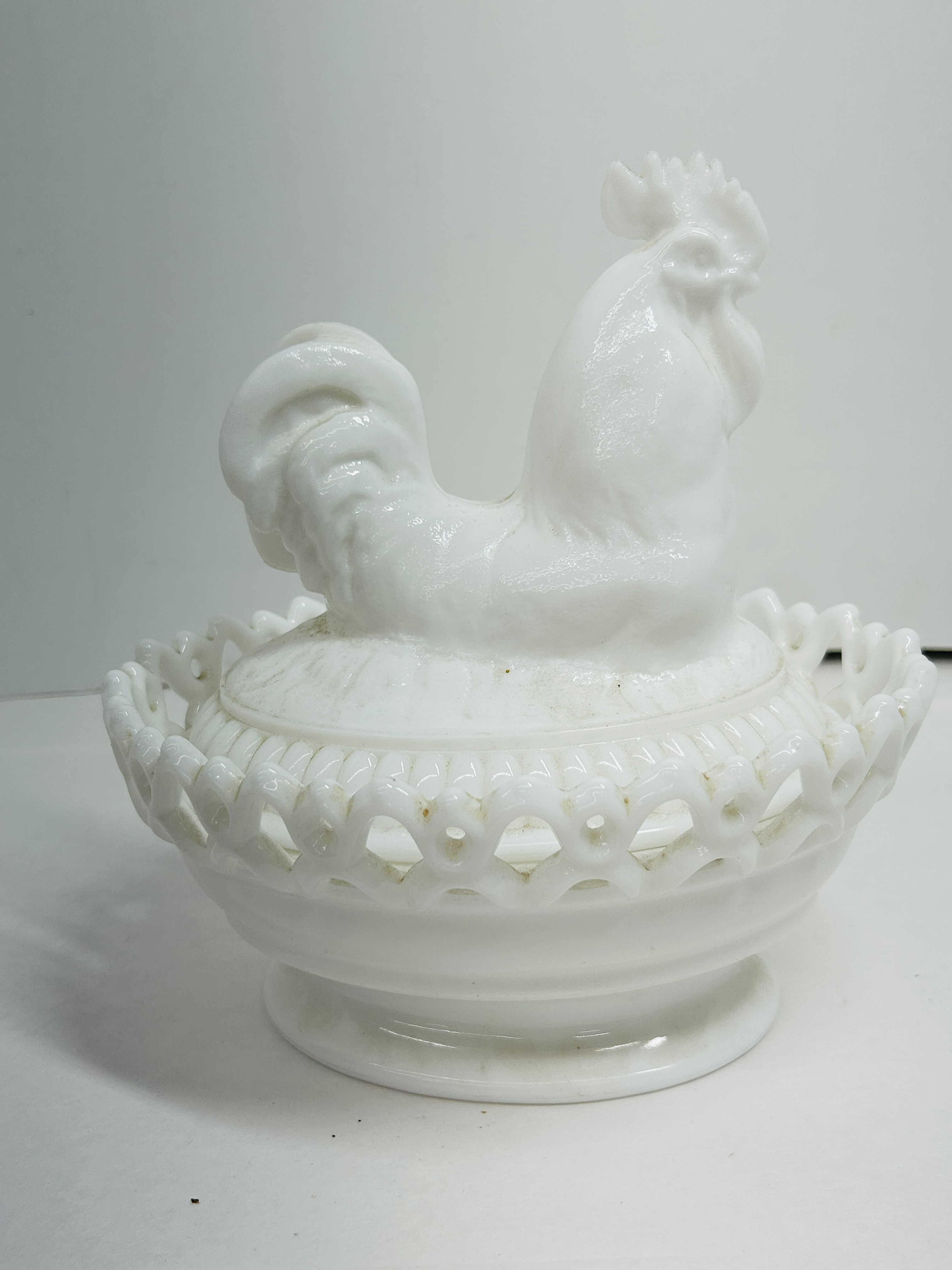 IMPERIAL MILK GLASS ROOSTER DISH, MID-20TH CENTURY