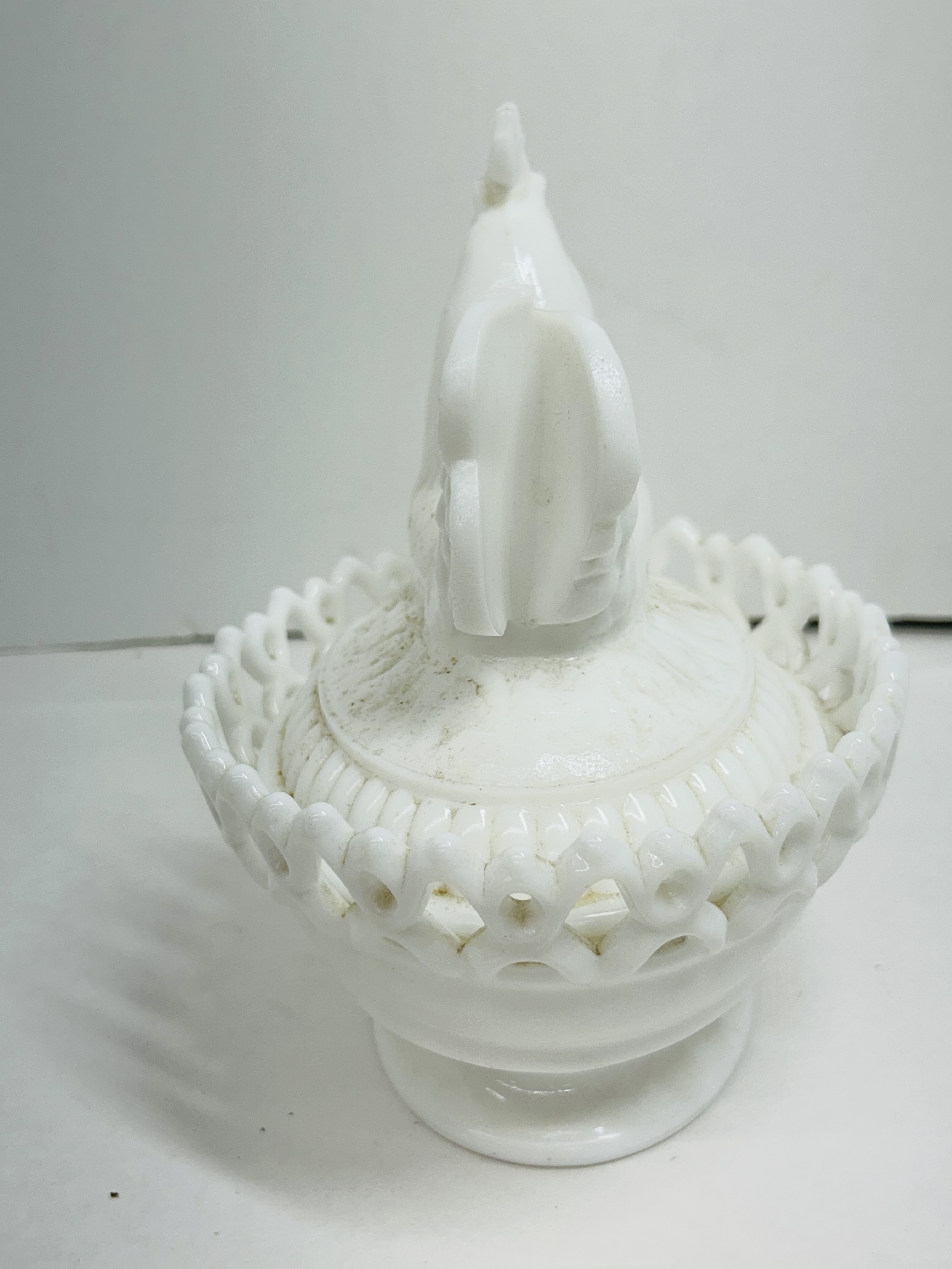 IMPERIAL MILK GLASS ROOSTER DISH, MID-20TH CENTURY