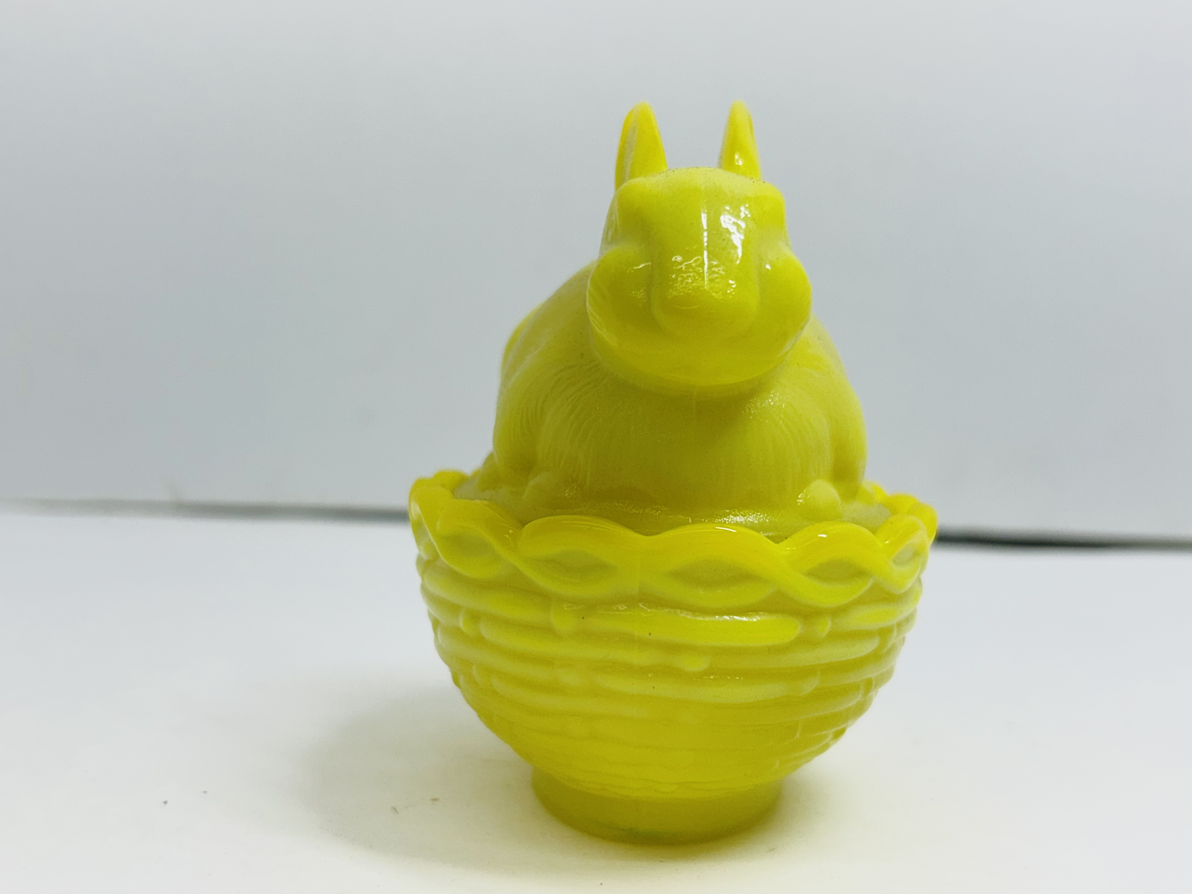 MOSSER GLASS BUNNY ON BASKET