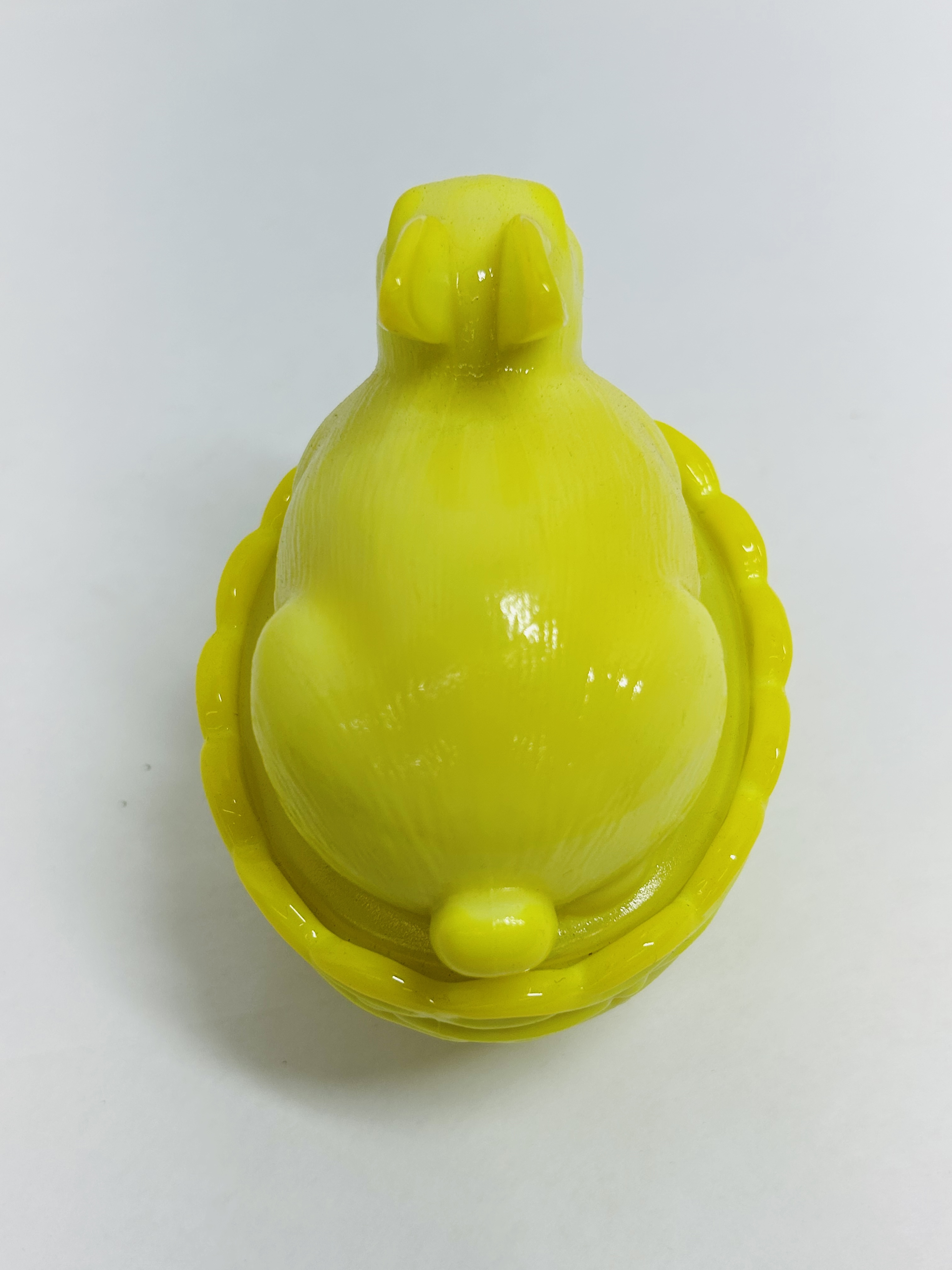 MOSSER GLASS BUNNY ON BASKET