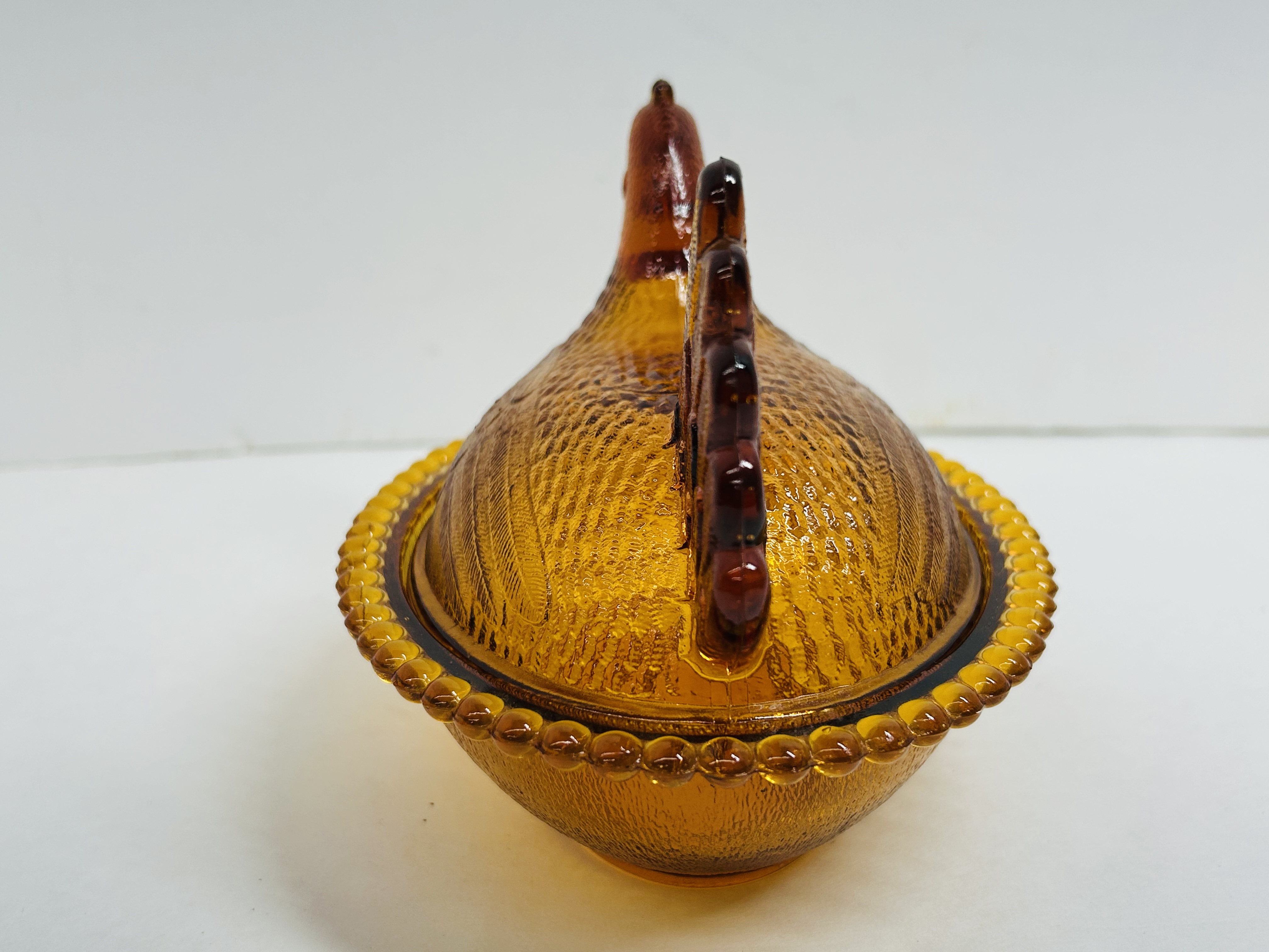INDIANA AMBER GLASS HEN