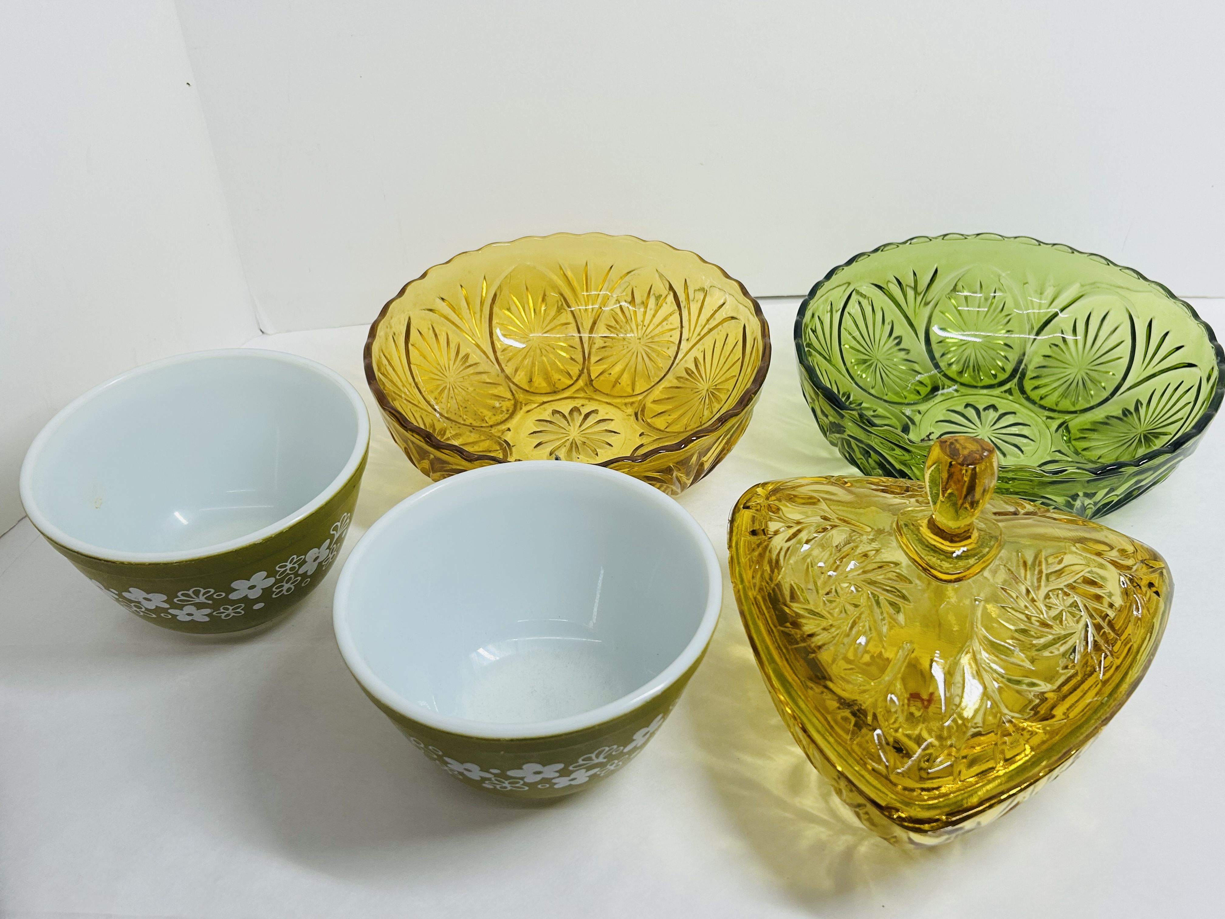 PYREX AND PRESSED GLASS, 1960S
