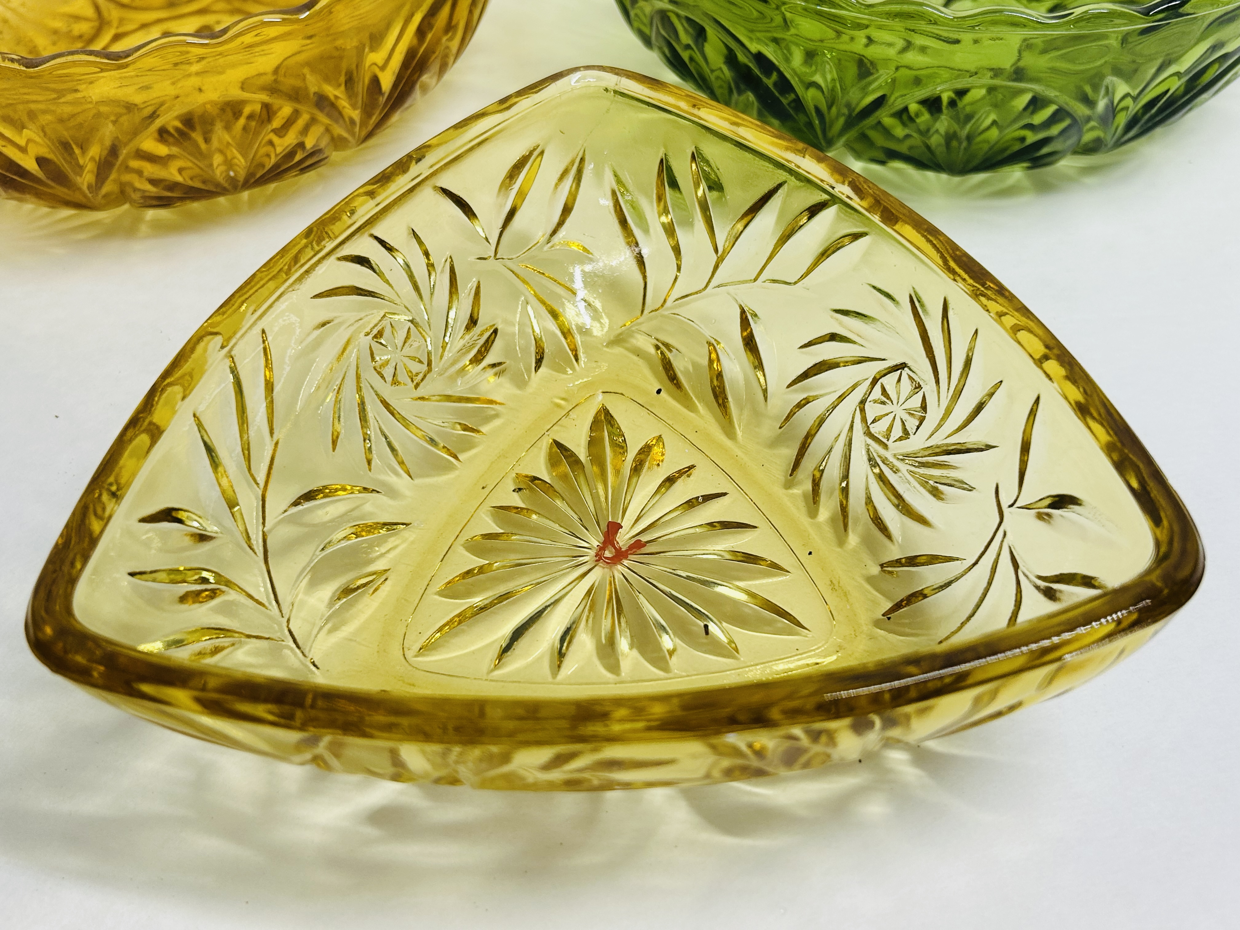 PYREX AND PRESSED GLASS, 1960S