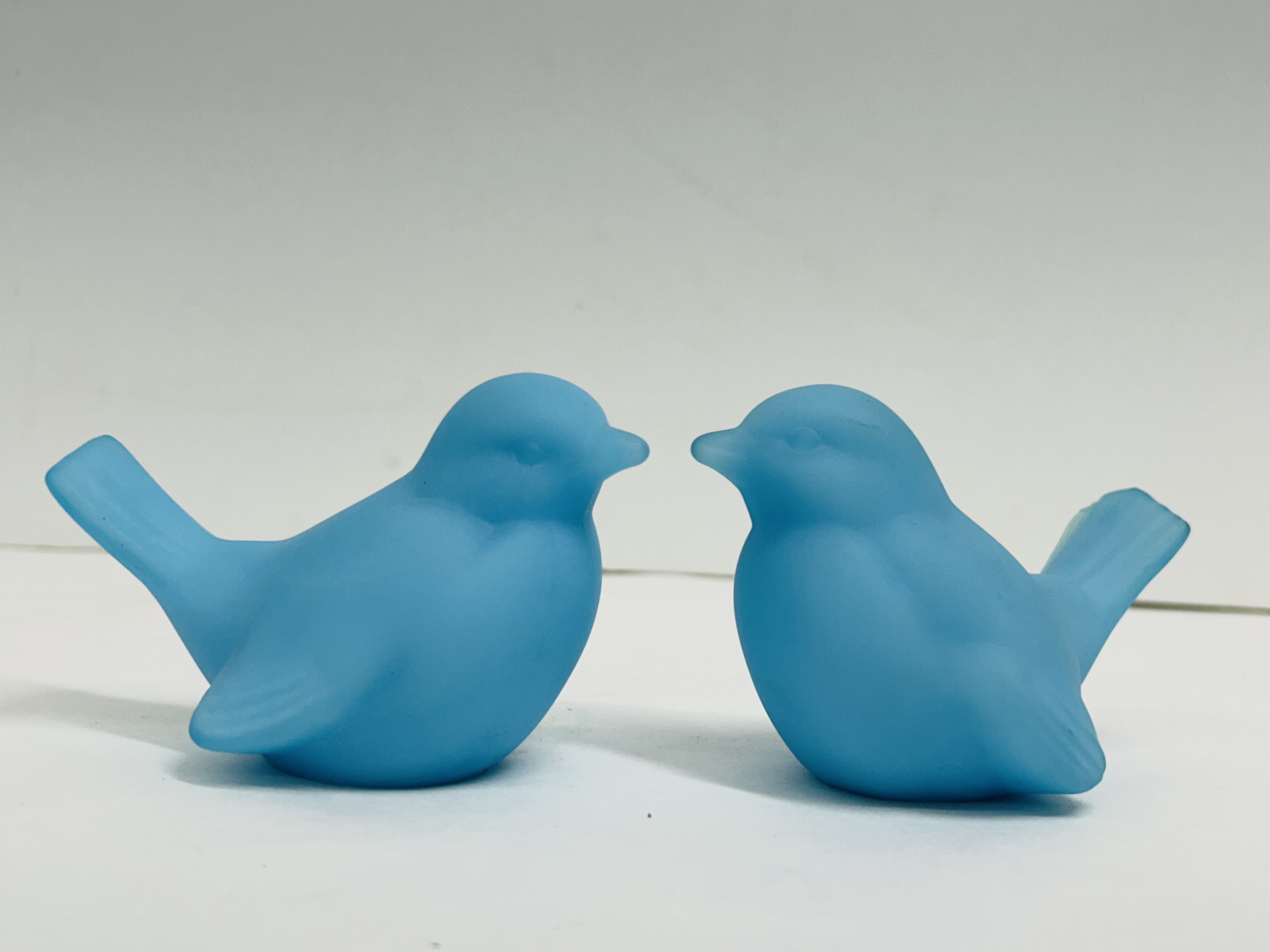 BLUE FROSTED GLASS BIRD FIGURINES, CIRCA 1980