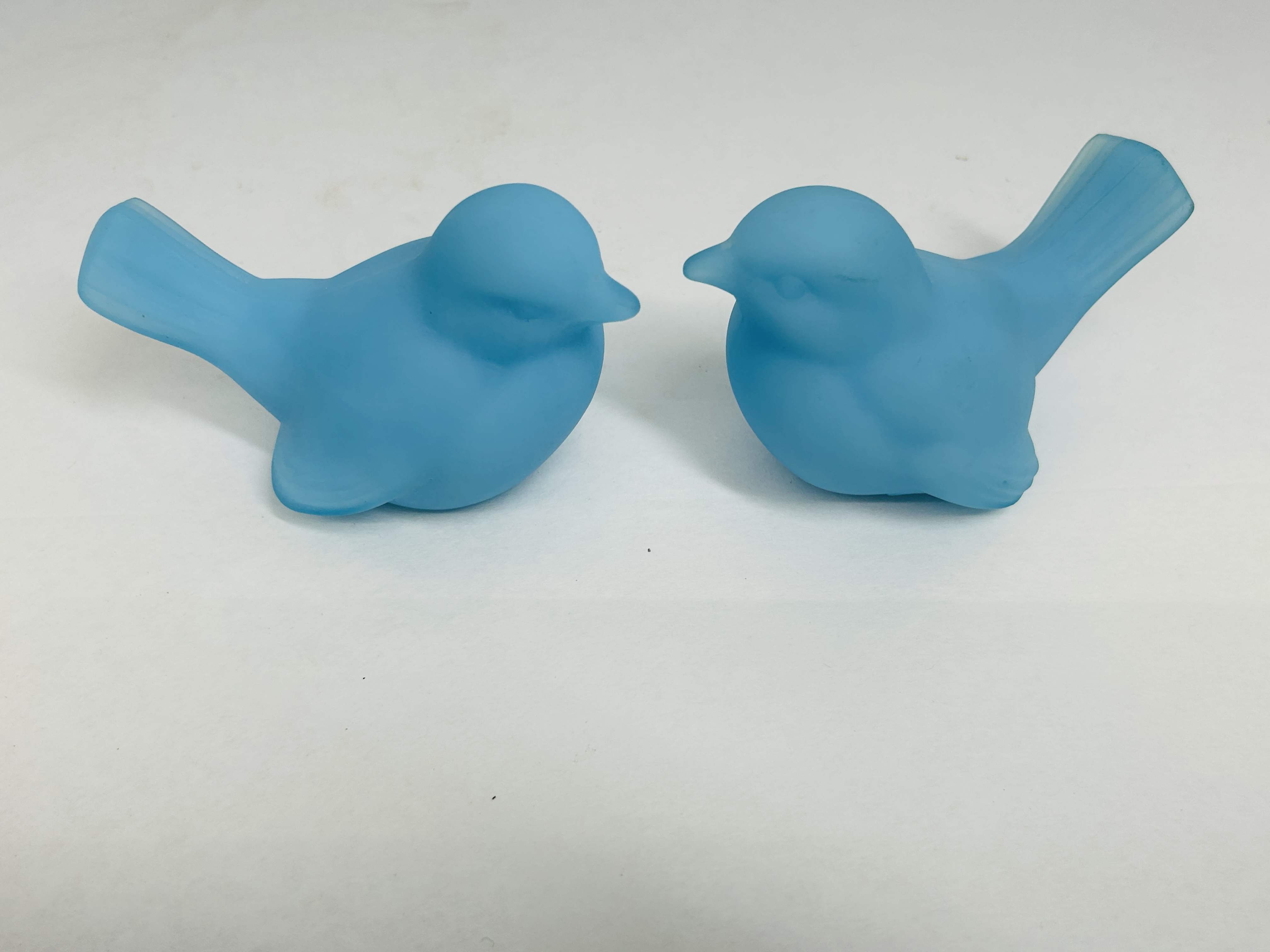 BLUE FROSTED GLASS BIRD FIGURINES, CIRCA 1980