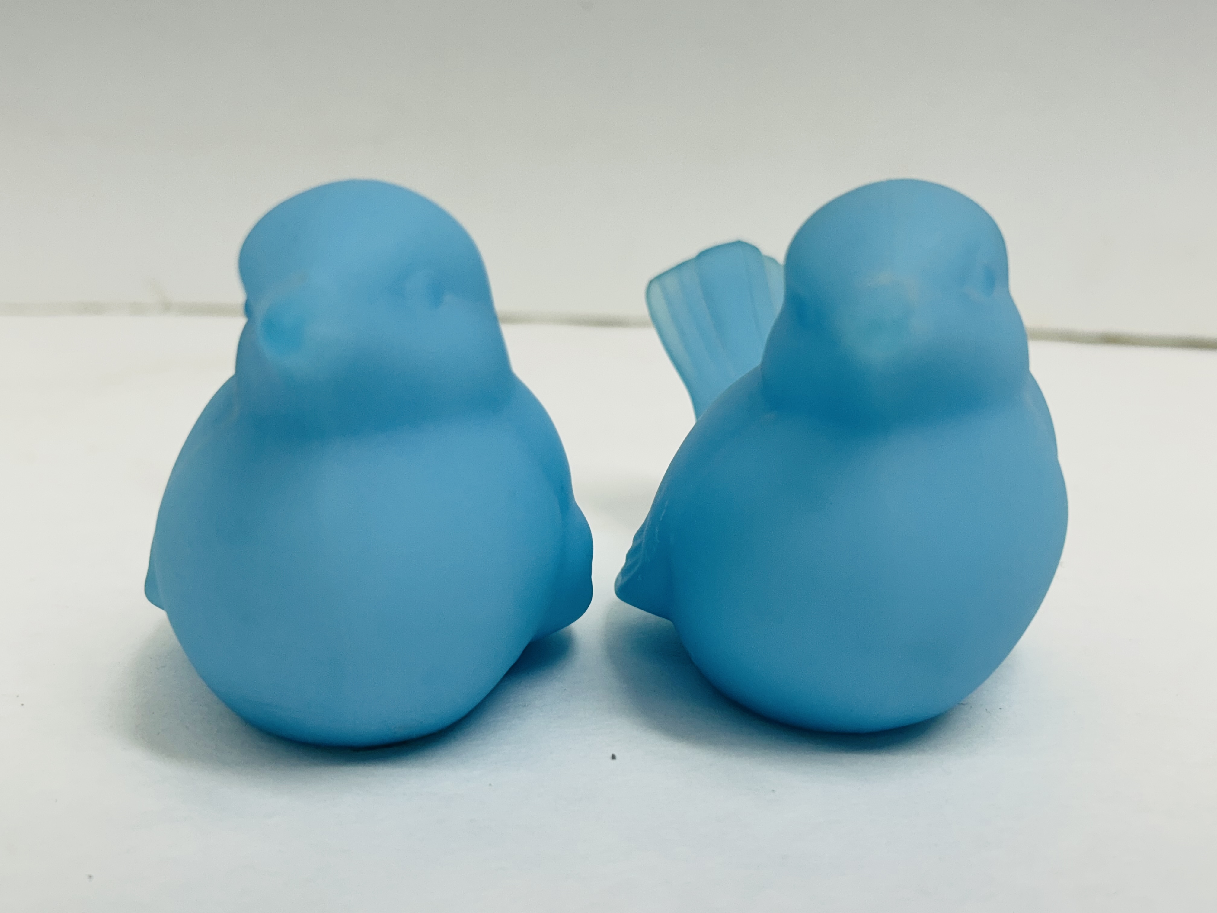 BLUE FROSTED GLASS BIRD FIGURINES, CIRCA 1980