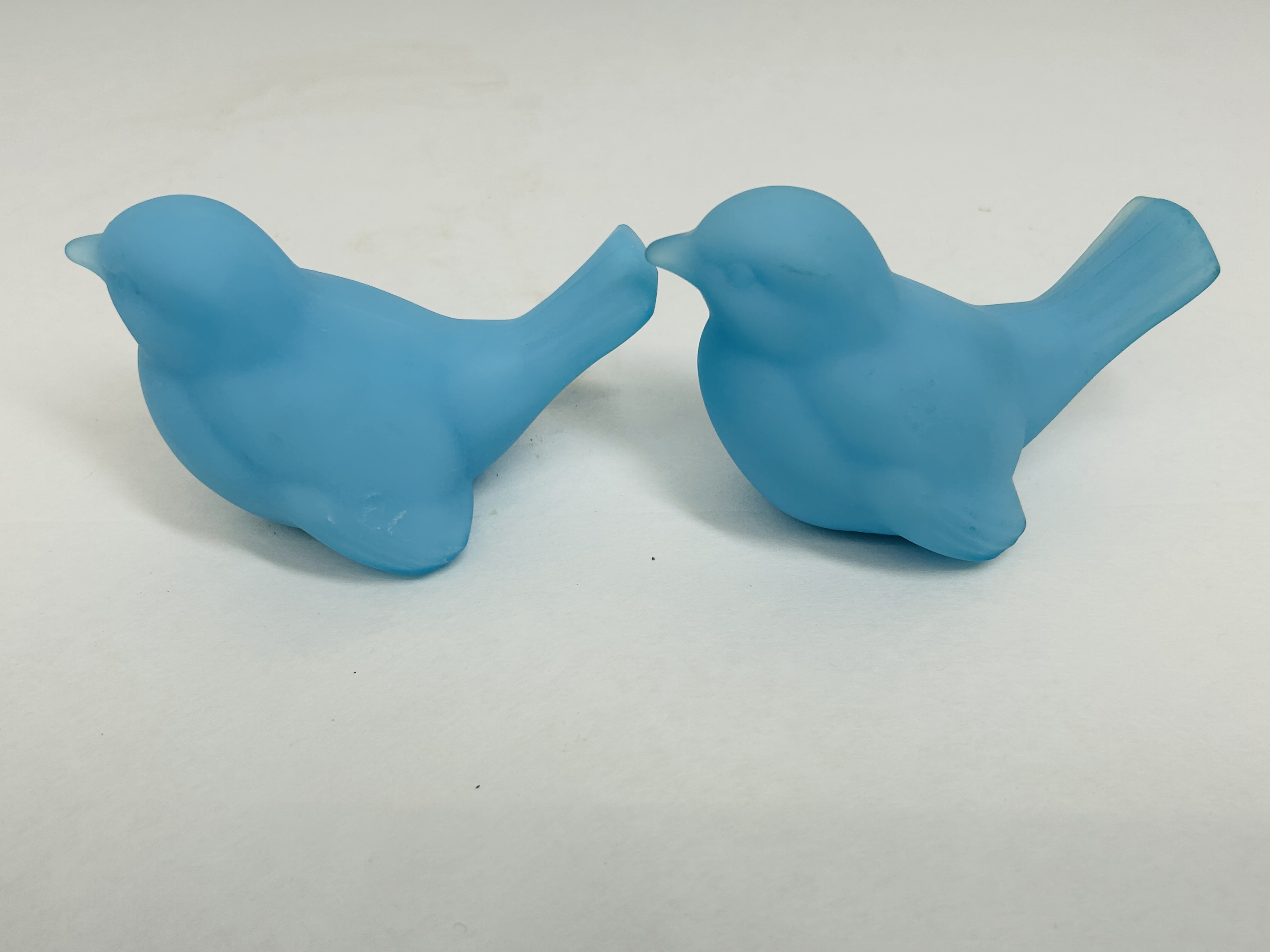 BLUE FROSTED GLASS BIRD FIGURINES, CIRCA 1980