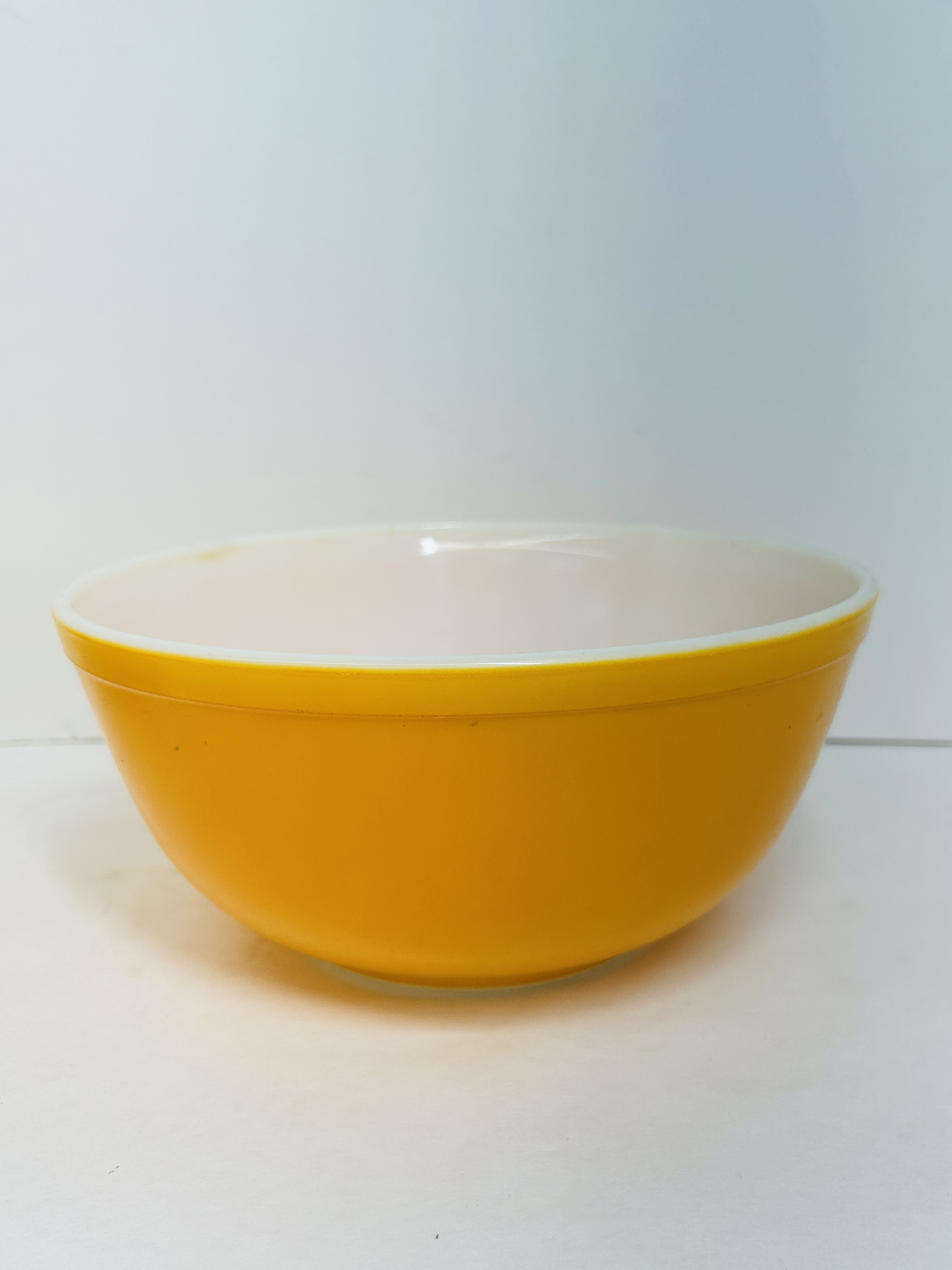 PYREX GRADUATED OPAL GLASS BOWLS, C. 1960