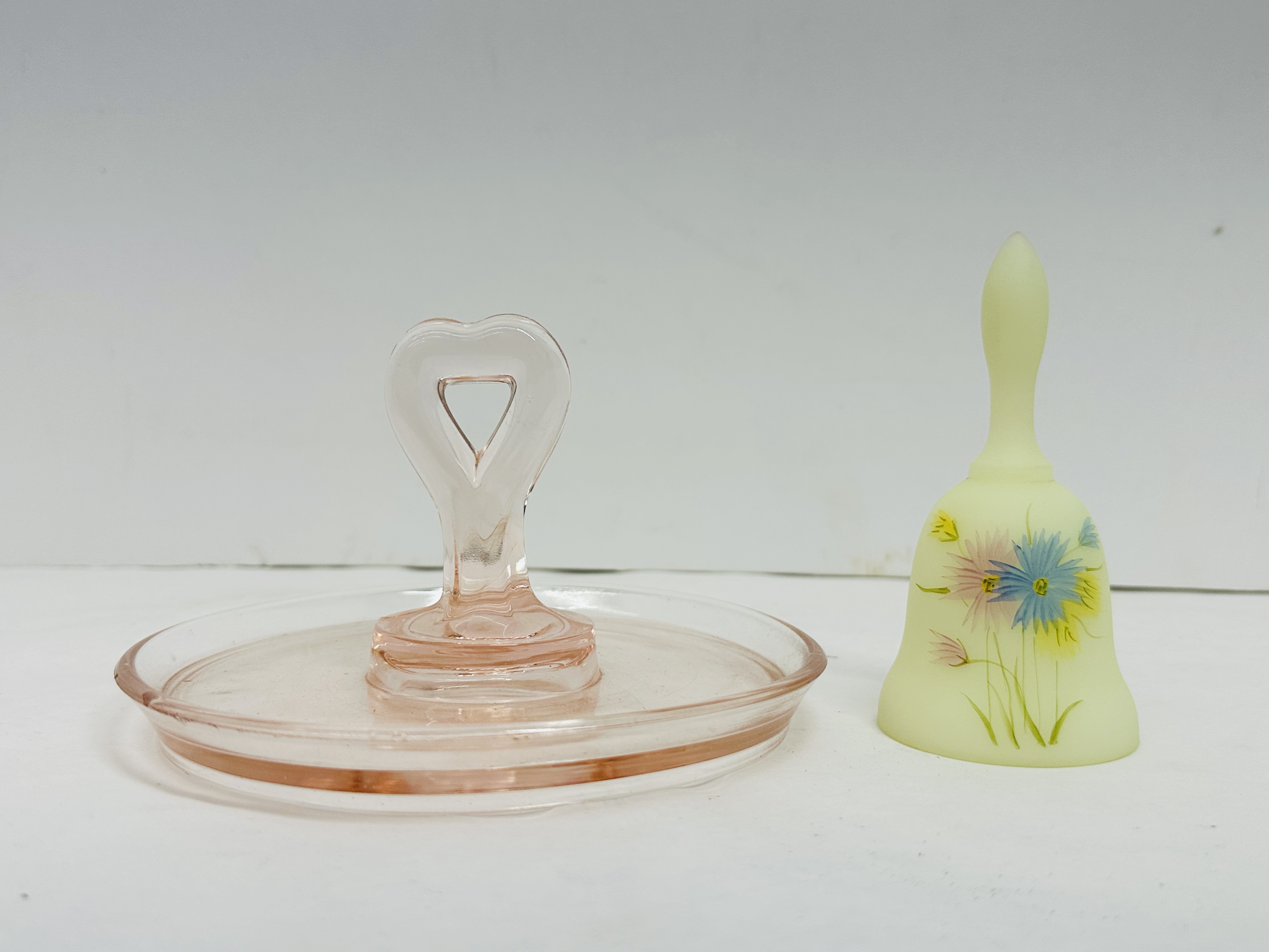 FENTON BELL AND OTHER GLASSWARE, MID-20TH CENTURY