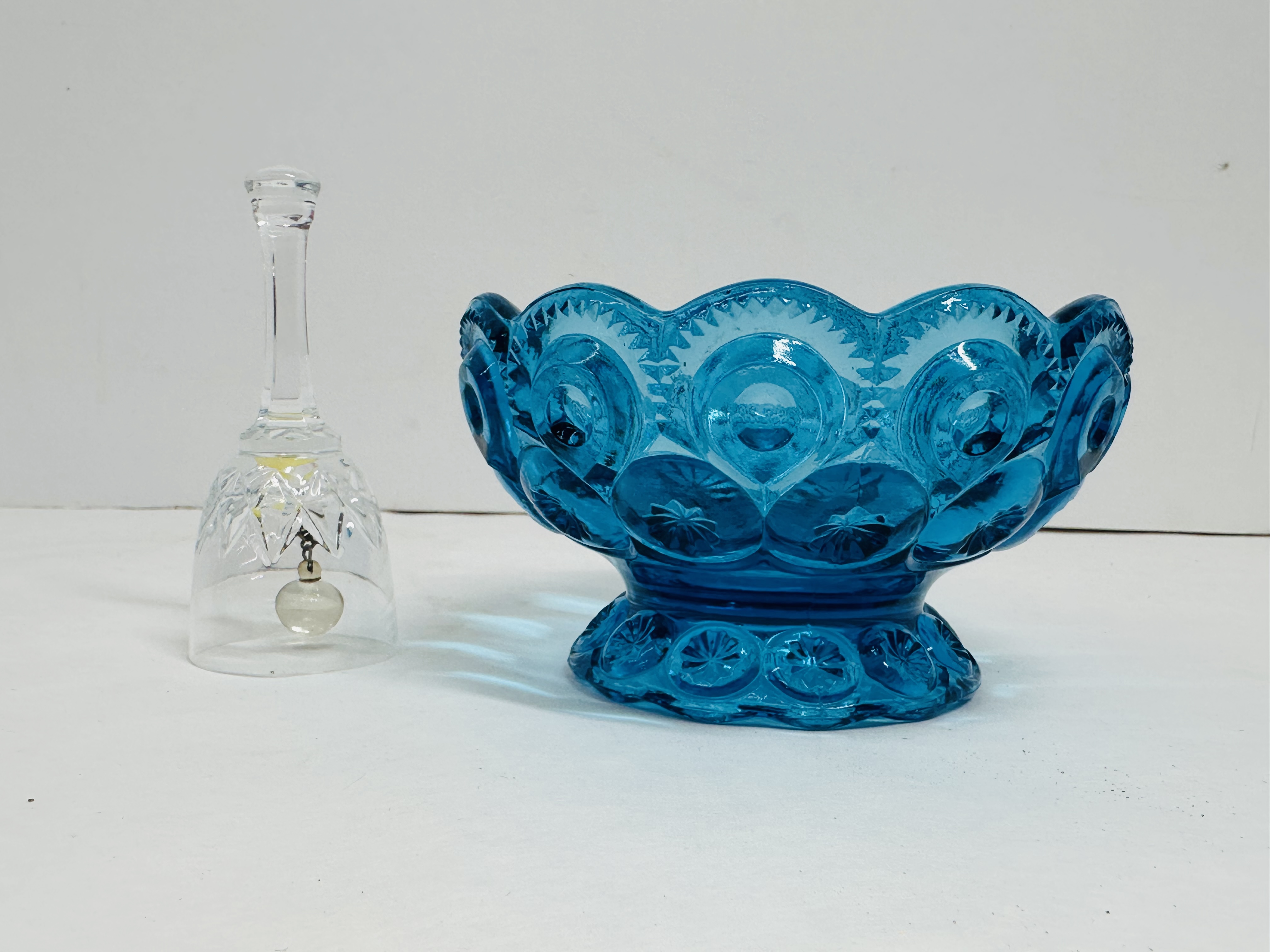 L.E. SMITH STYLE GLASS, MID-20TH CENTURY