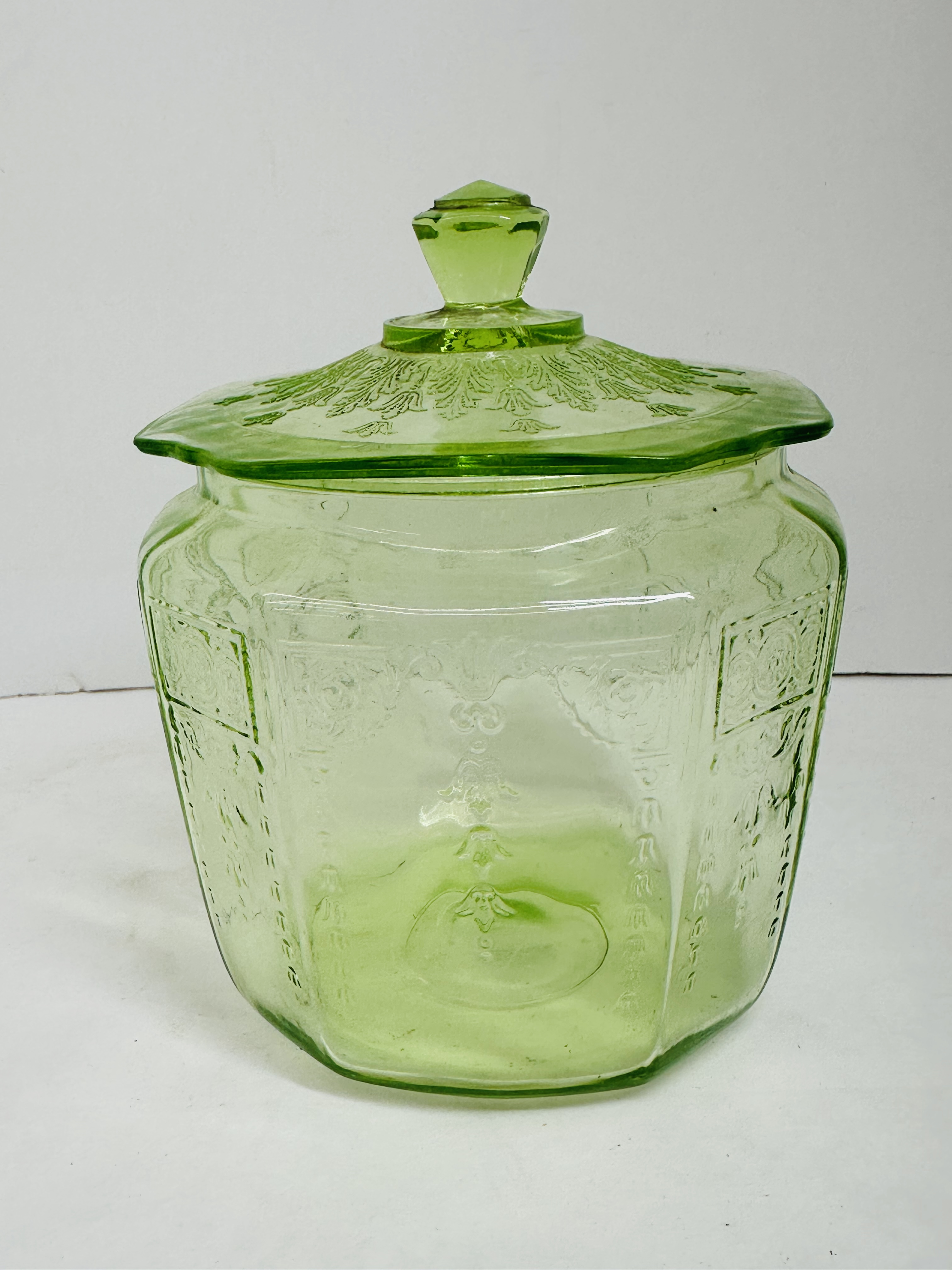 HOCKING STYLE URANIUM GLASS JAR, 1930S