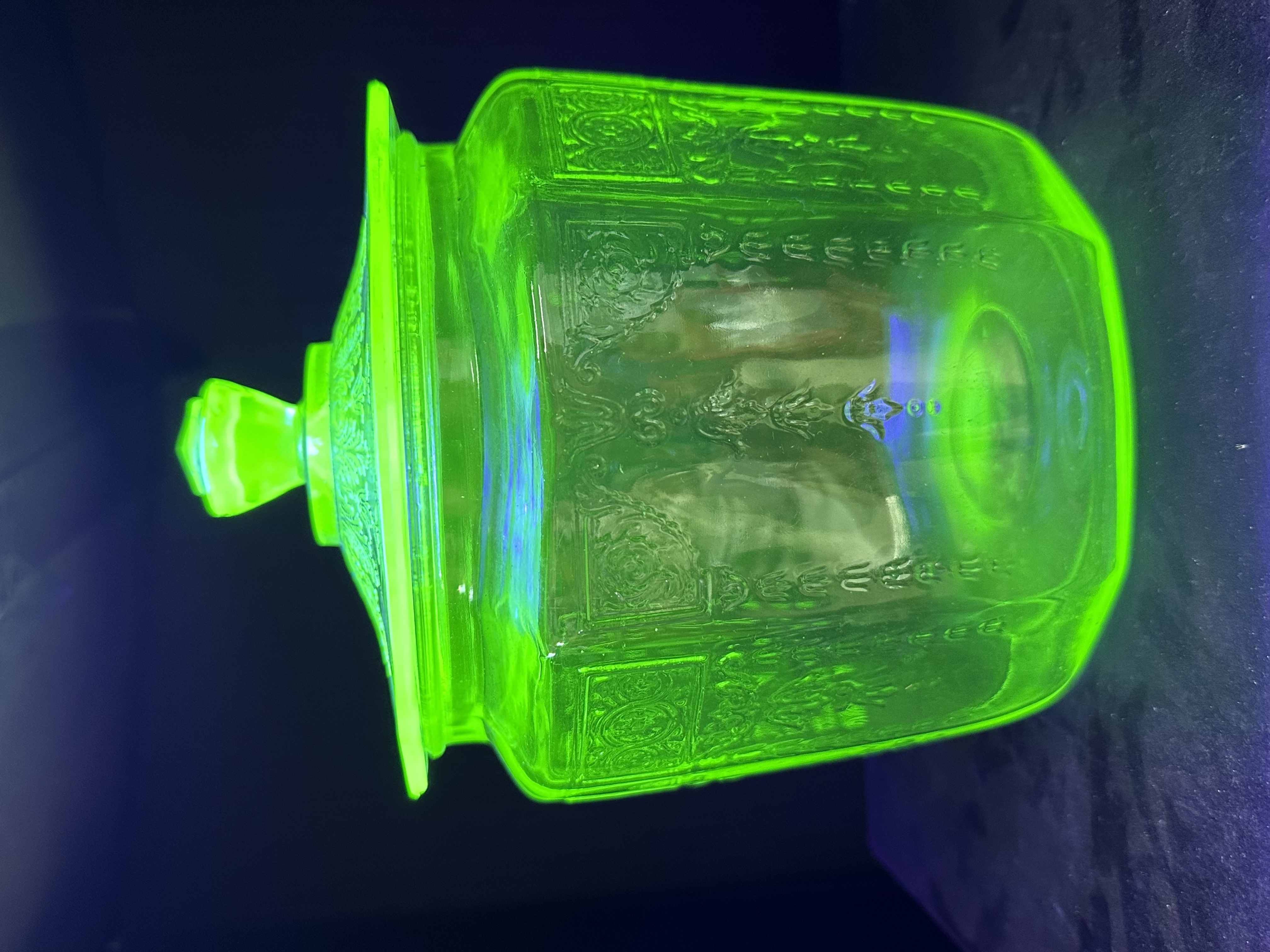 HOCKING STYLE URANIUM GLASS JAR, 1930S