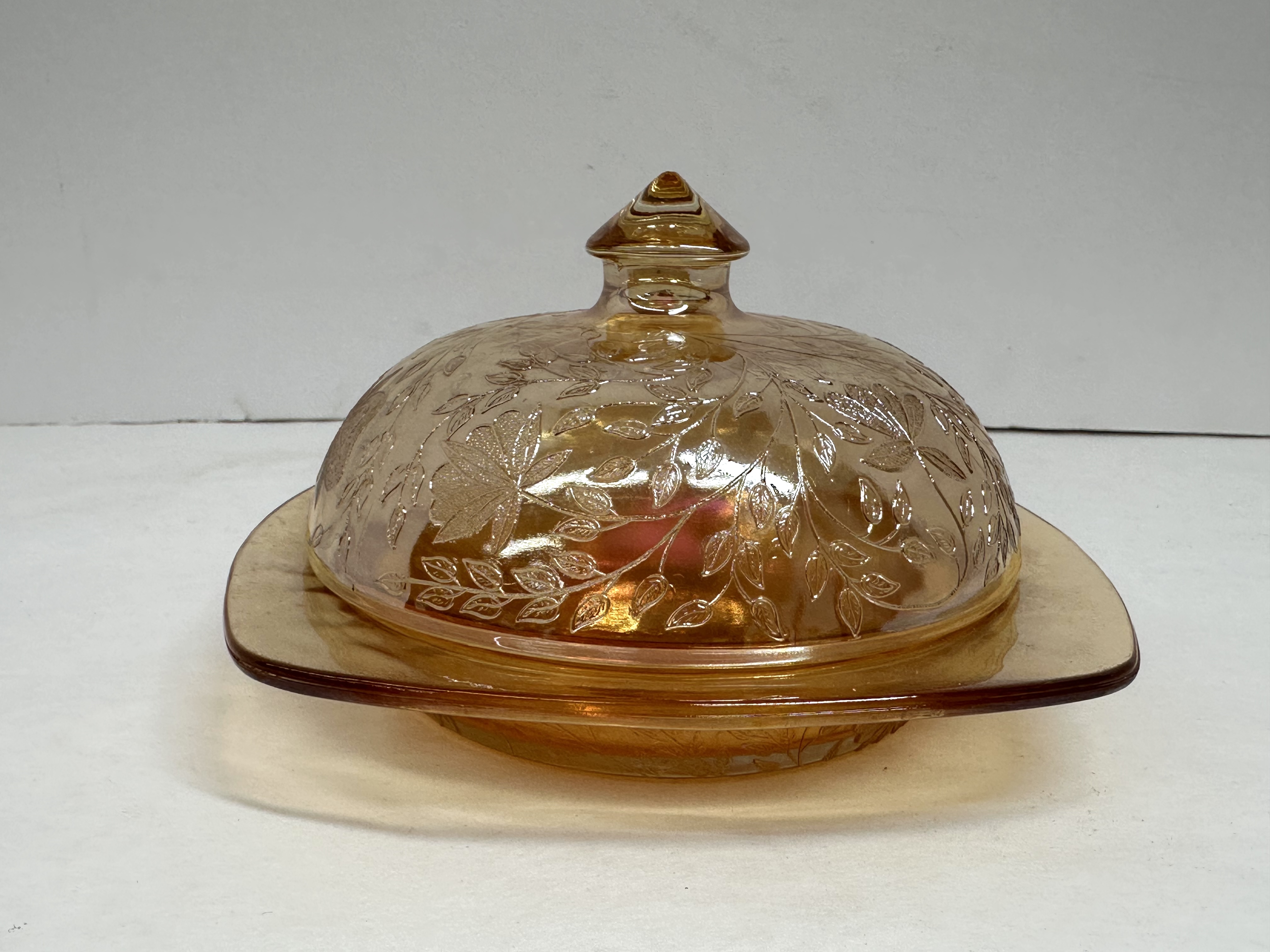 JEANNETTE FLORAGOLD IRIDESCENT BUTTER DISH