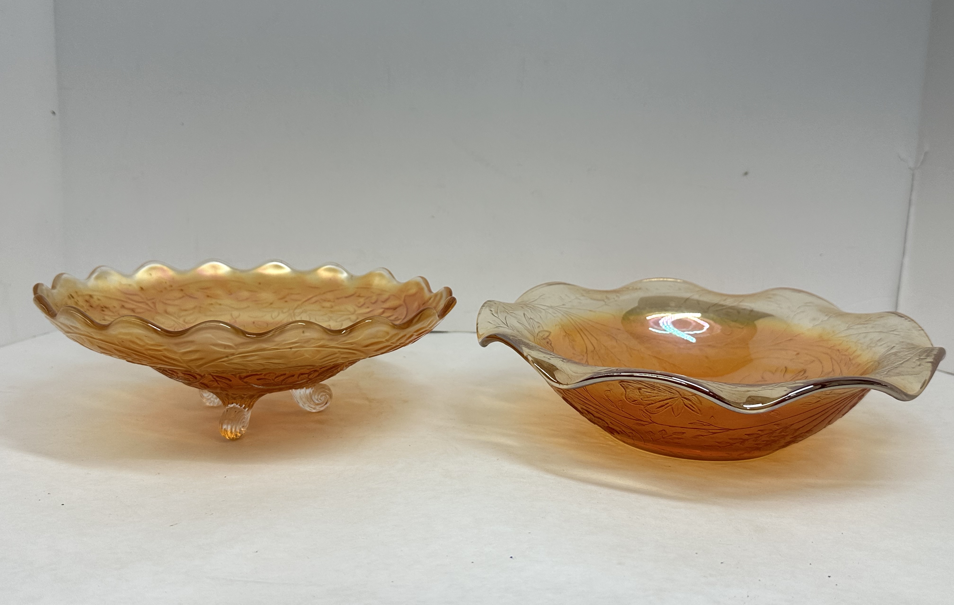 TWO MARIGOLD CARNIVAL GLASS BOWLS, 20TH CENTURY