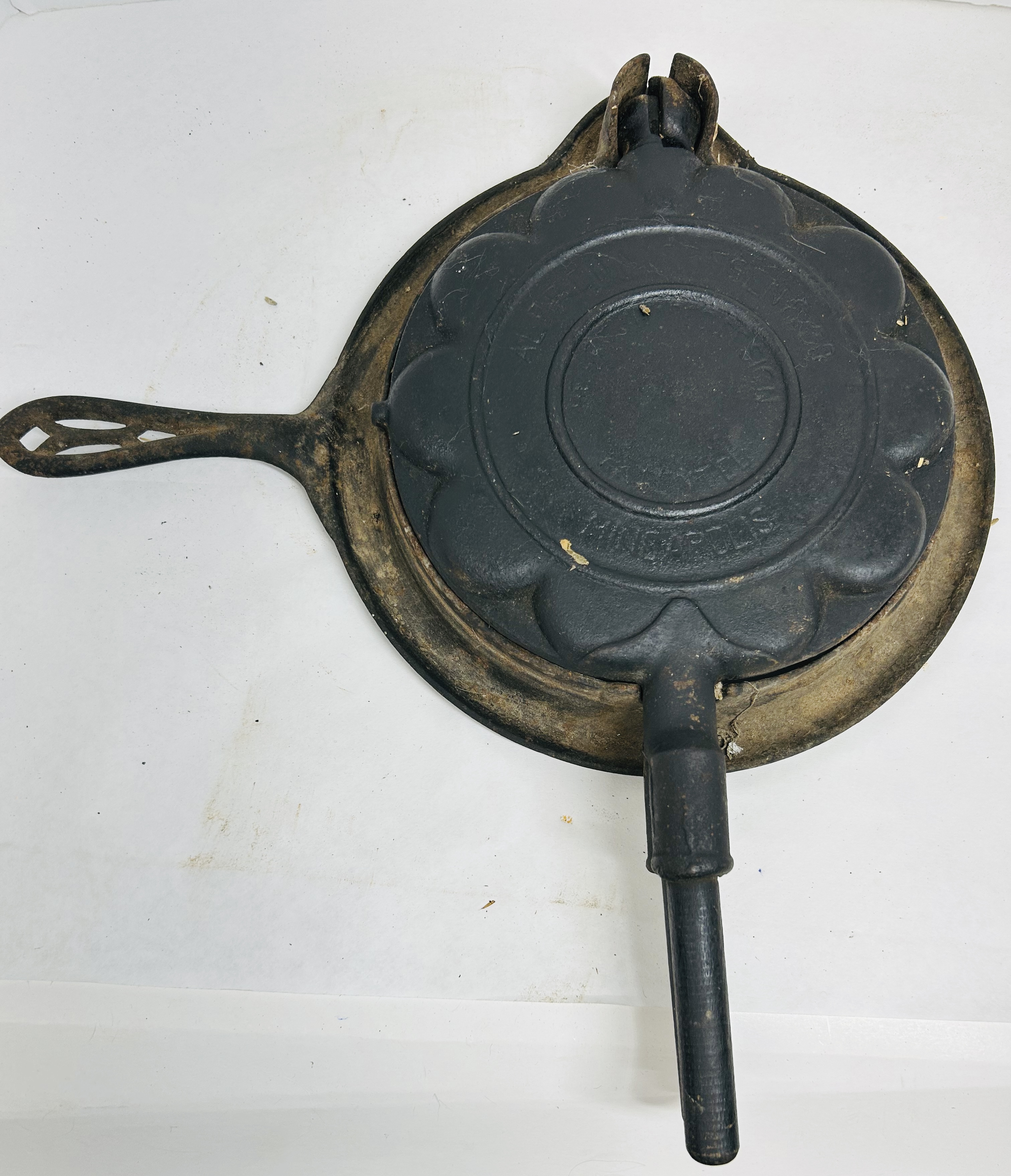 ALFRED ANDRESEN WAFFLE IRON, C. 1900