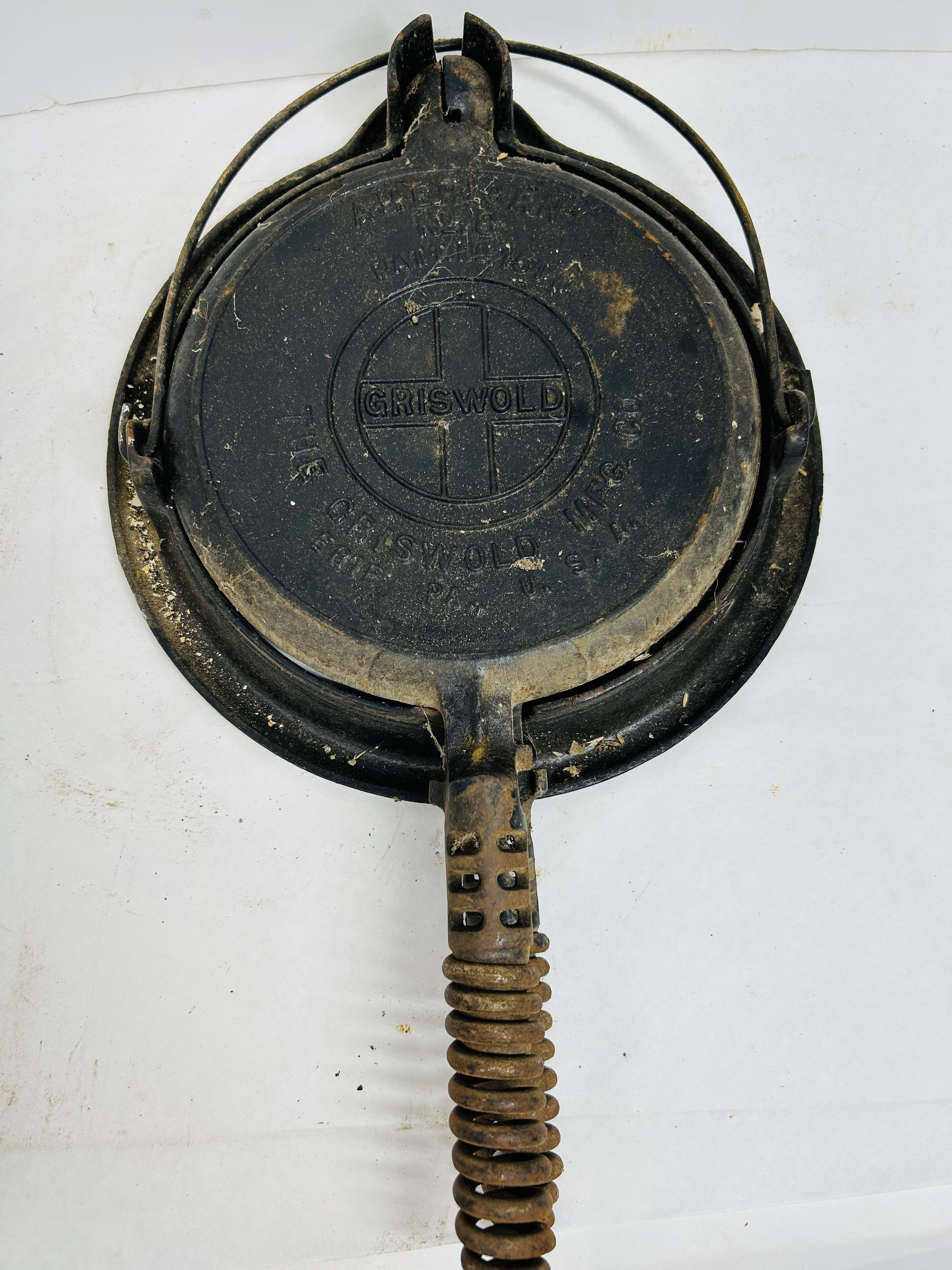 GRISWOLD CAST IRON WAFFLE IRON, 1908