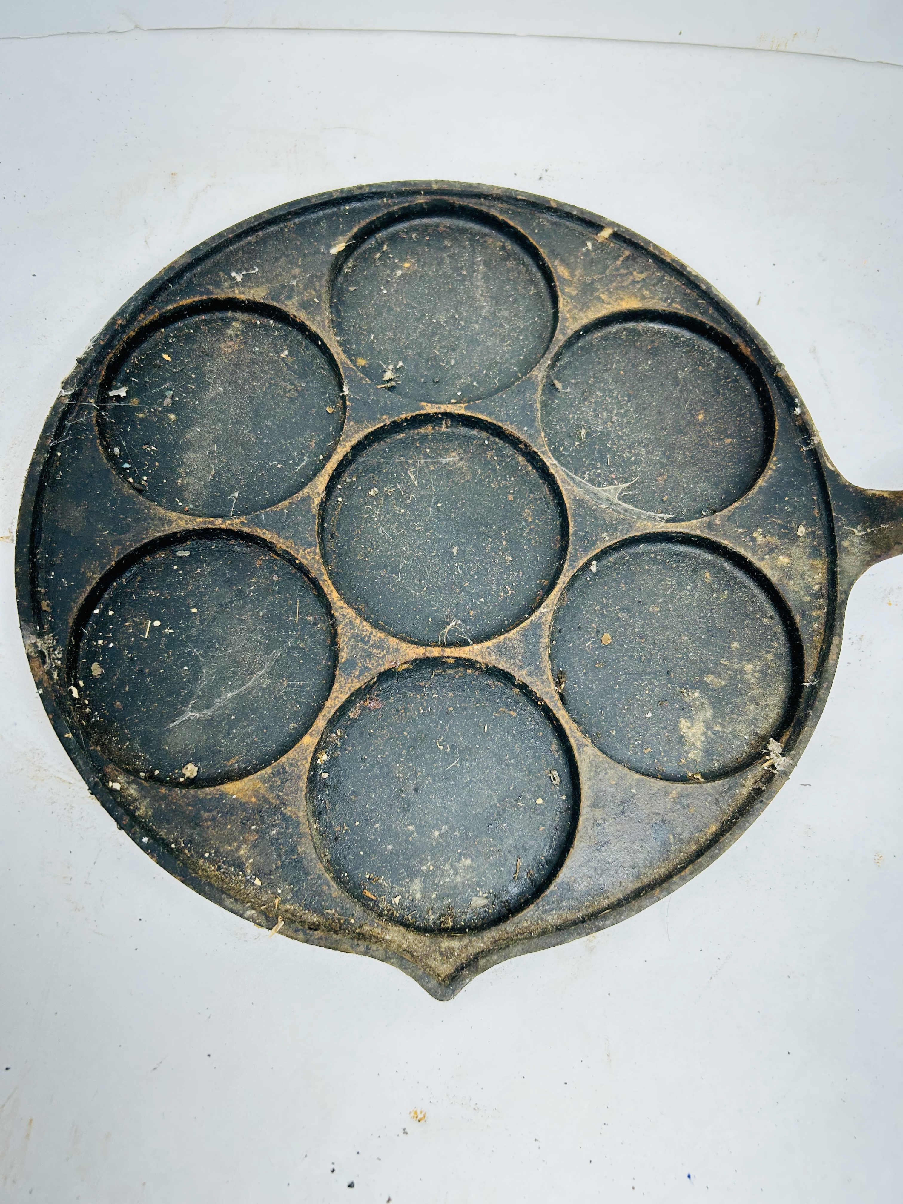 GRISWOLD CAST IRON PLETT PAN, C. 1920